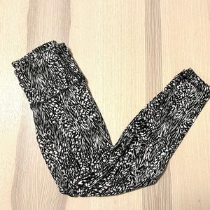 Old Navy High Waisted 7/8 Compression Leggings